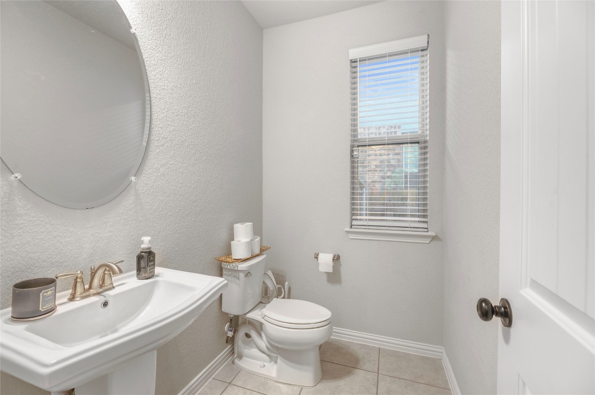 Manchaca, Texas, 78652, United States, 5 Bedrooms Bedrooms, ,3 BathroomsBathrooms,Residential,For Sale,1926178