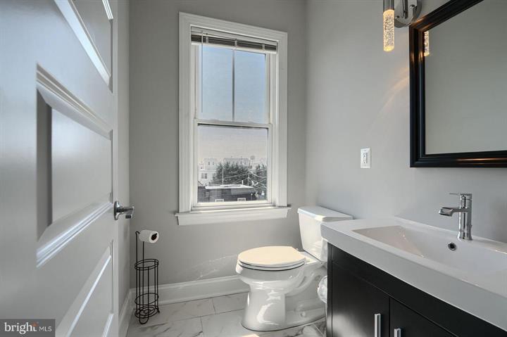 Baltimore, Maryland, 21230, United States, 5 Bedrooms Bedrooms, ,7 BathroomsBathrooms,Residential,For Sale,1920297