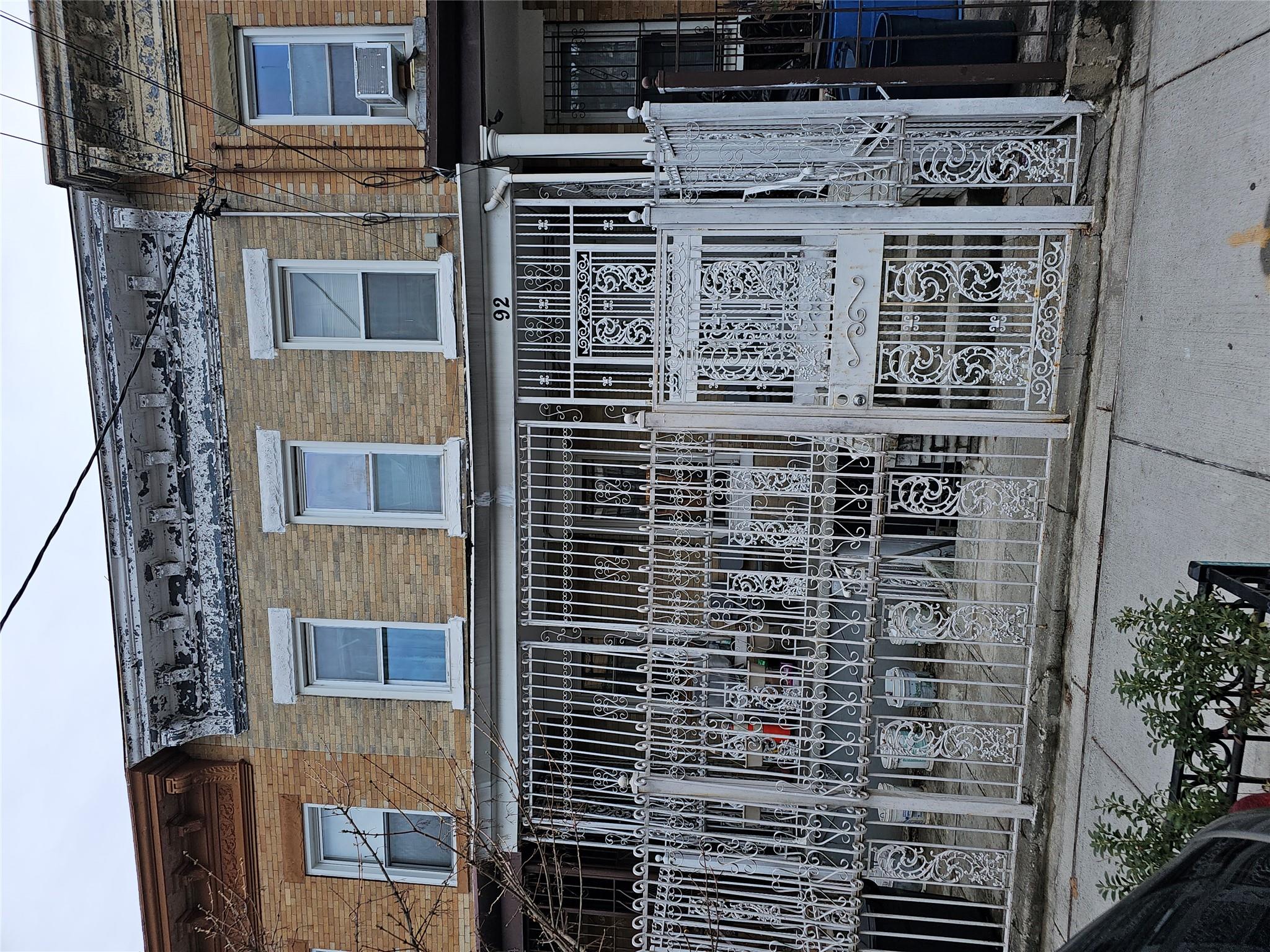 Brooklyn, New York, 11208, United States, 6 Bedrooms Bedrooms, ,2 BathroomsBathrooms,Residential,For Sale,1784482