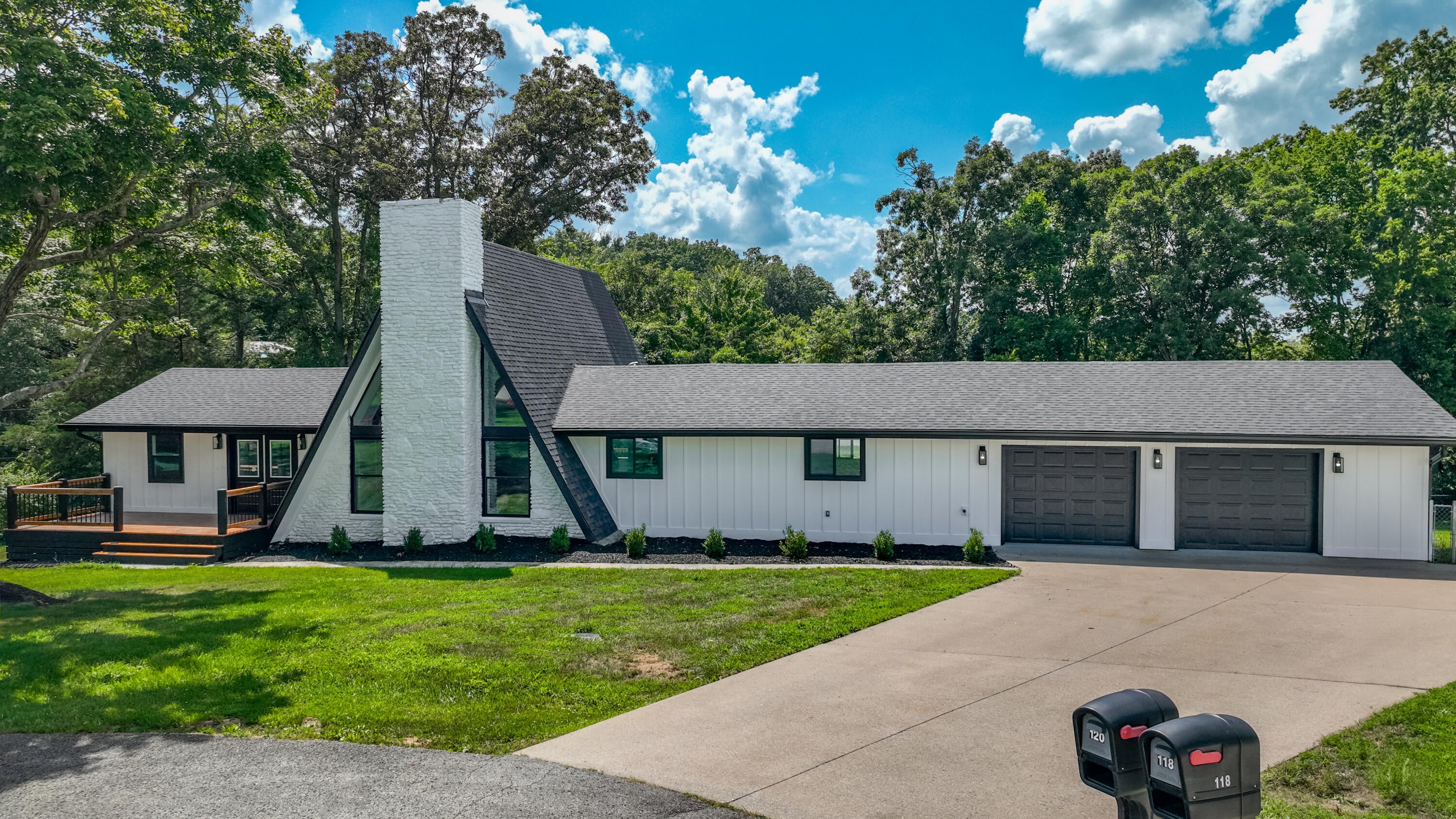 Berea, Kentucky, 40403, United States, 4 Bedrooms Bedrooms, ,4 BathroomsBathrooms,Residential,For Sale,1979235