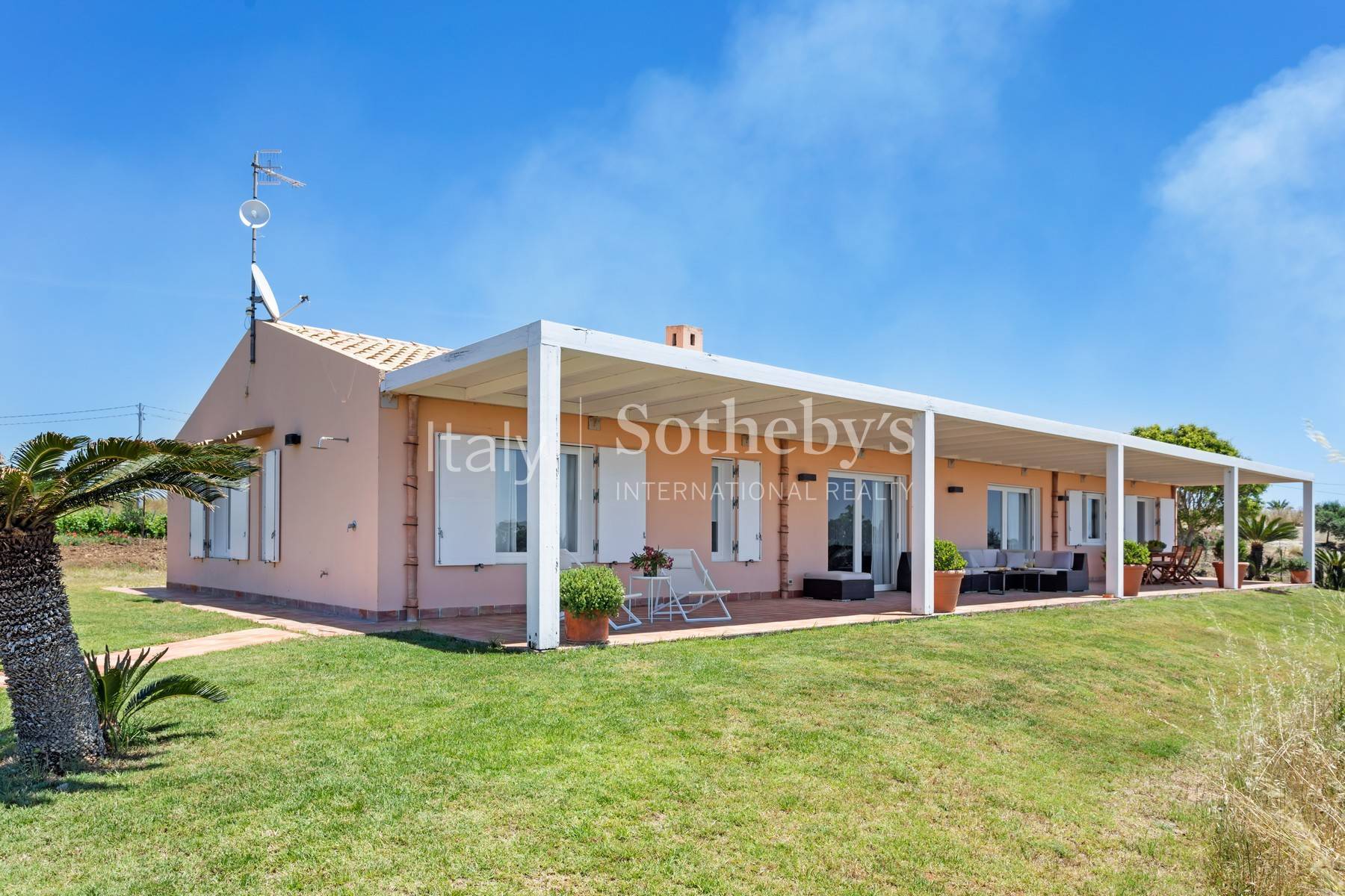  Stunning villa immersed in the countryside and overlooking the sea - 物件實景