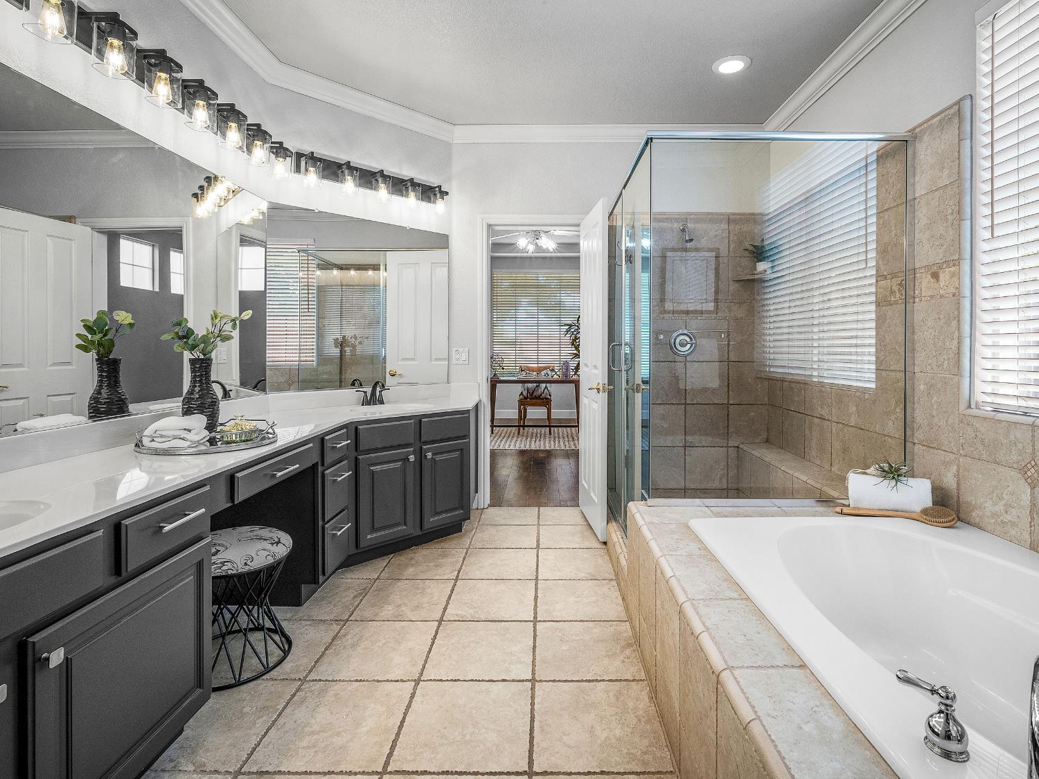 El Dorado Hills, California, 95762, United States, 5 Bedrooms Bedrooms, ,5 BathroomsBathrooms,Residential,For Sale,1914654