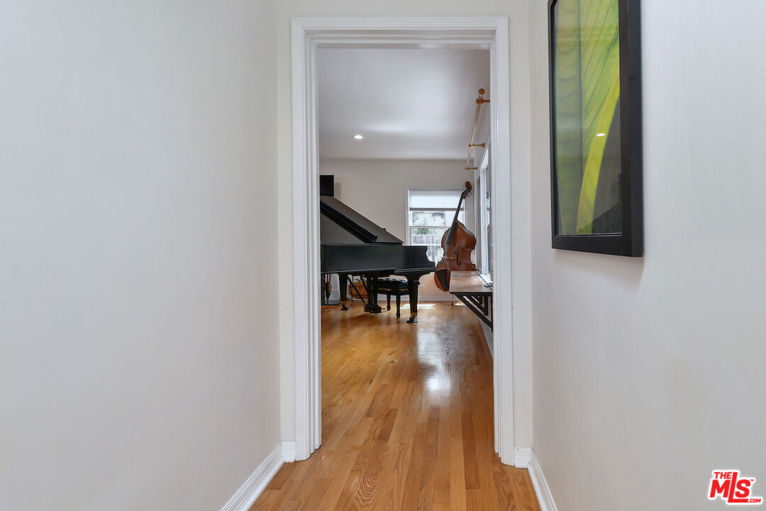 Los Angeles, California, 90077, United States, 3 Bedrooms Bedrooms, ,2 BathroomsBathrooms,Residential,For Sale,1901054