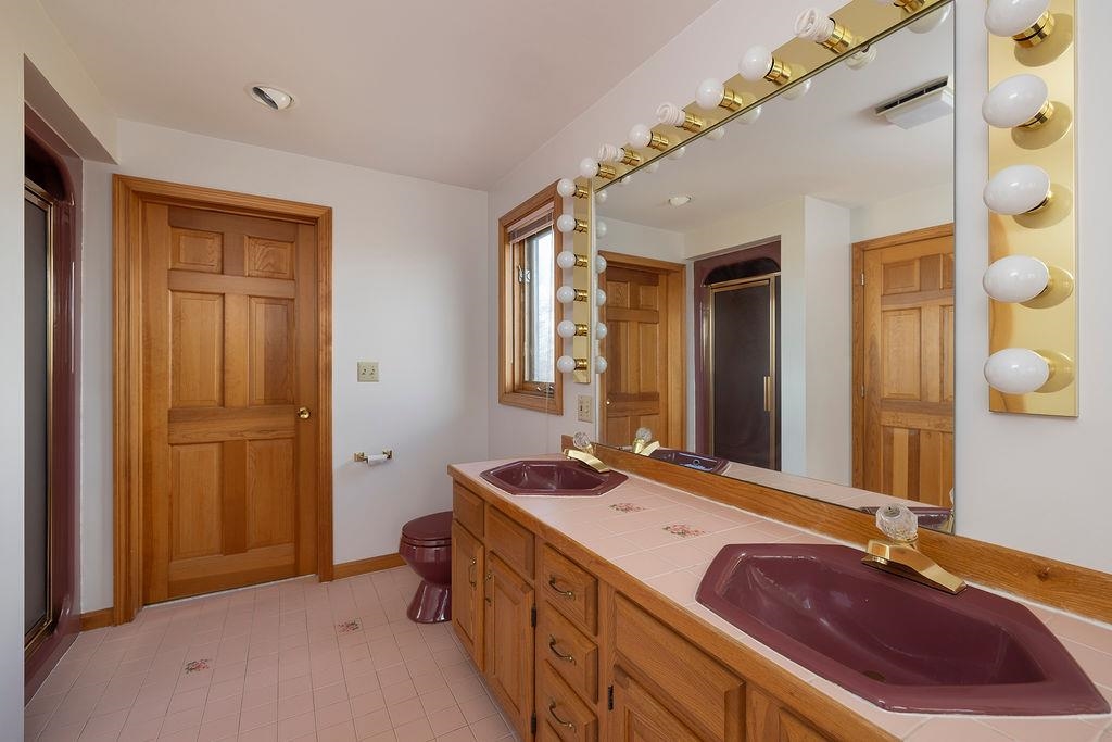 Bow, New Hampshire, 03304, United States, 4 Bedrooms Bedrooms, ,6 BathroomsBathrooms,Residential,For Sale,1989692