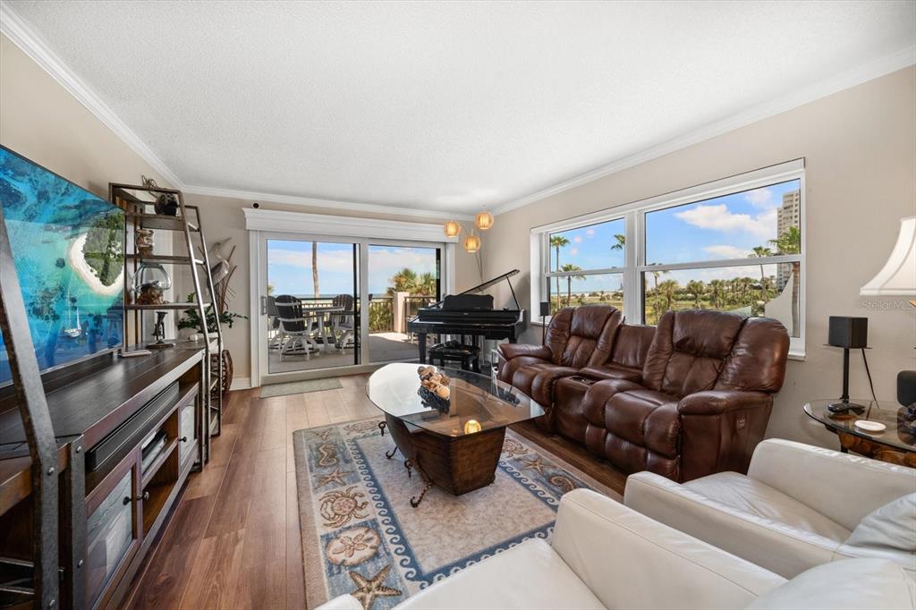 Clearwater Beach, Florida, 33767, United States, 2 Bedrooms Bedrooms, ,2 BathroomsBathrooms,Residential,For Sale,1912090
