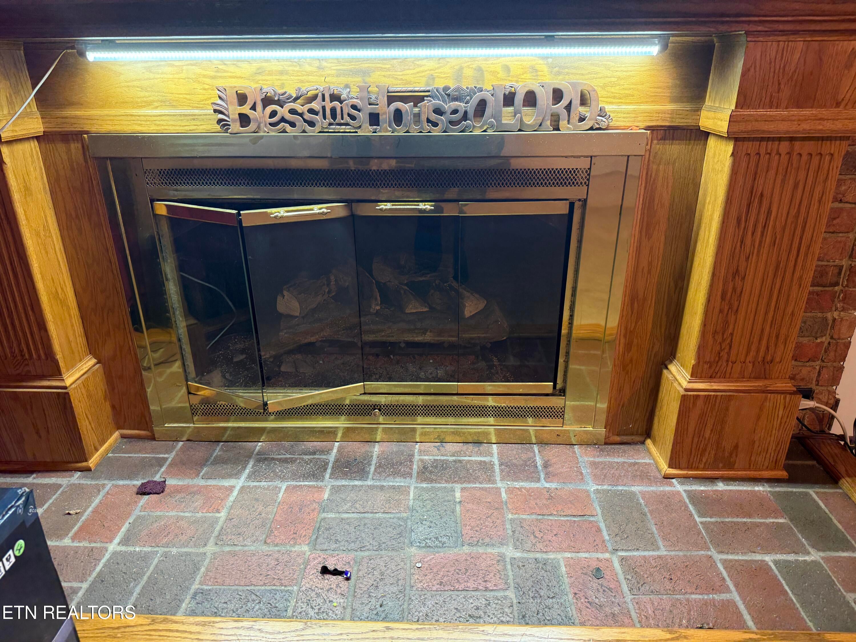 Rockwood, Tennessee, 37854, United States, 4 Bedrooms Bedrooms, ,4 BathroomsBathrooms,Residential,For Sale,1996876