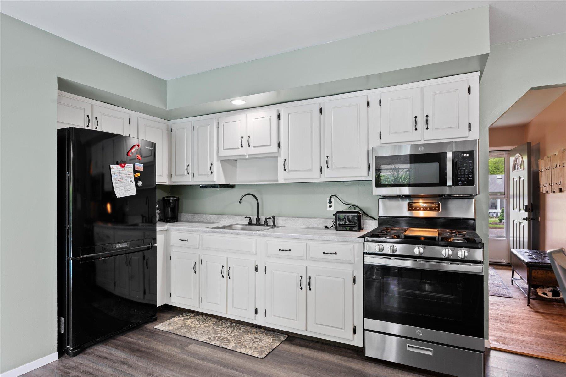 East Moriches, New York, 11940, United States, 3 Bedrooms Bedrooms, ,1 BathroomBathrooms,Residential,For Sale,1837952