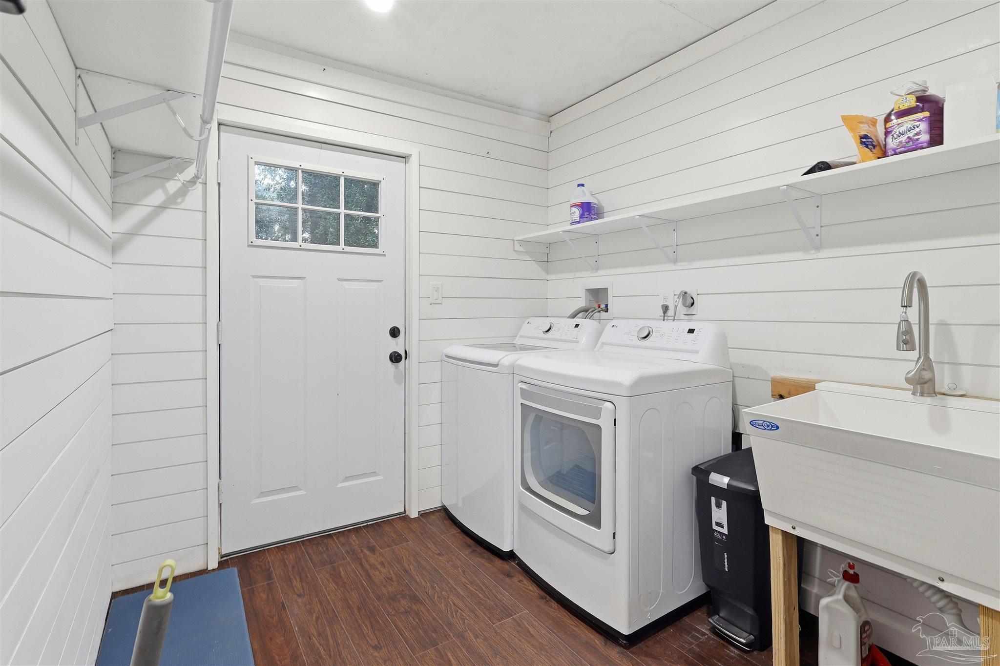 Milton, Florida, 32583, United States, 3 Bedrooms Bedrooms, ,4 BathroomsBathrooms,Residential,For Sale,1991354