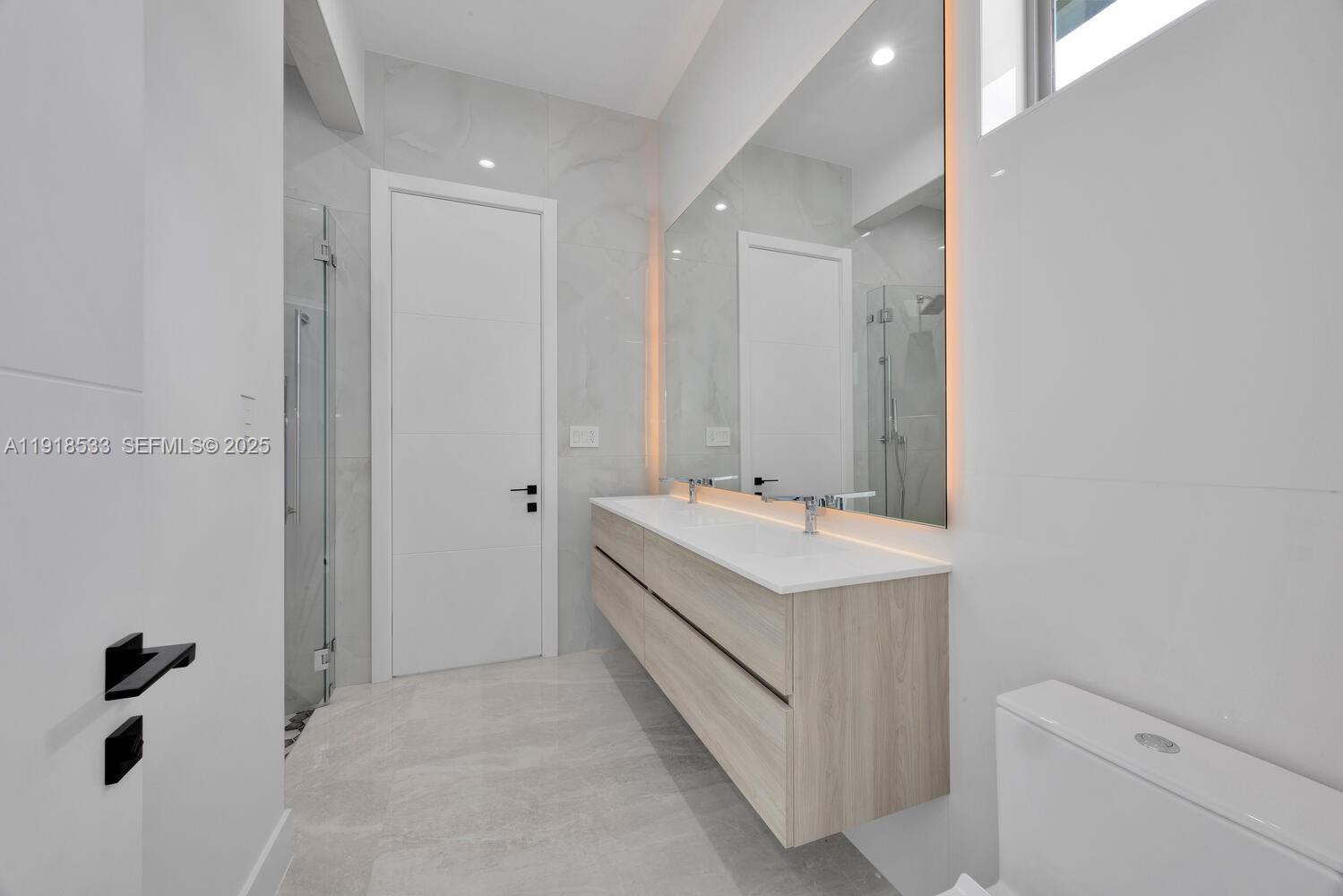 Miami, Florida, 33173, United States, 6 Bedrooms Bedrooms, ,7 BathroomsBathrooms,Residential,For Sale,2001798