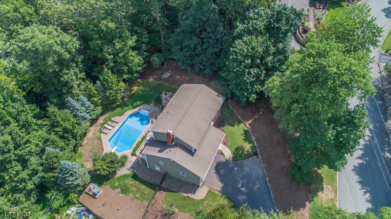 230 Hilltop Ct, Pompton Lakes Boro, New Jersey, 07442, United States, 4 Bedrooms Bedrooms, ,3 BathroomsBathrooms,Residential,For Sale,230 Hilltop Ct,1459430