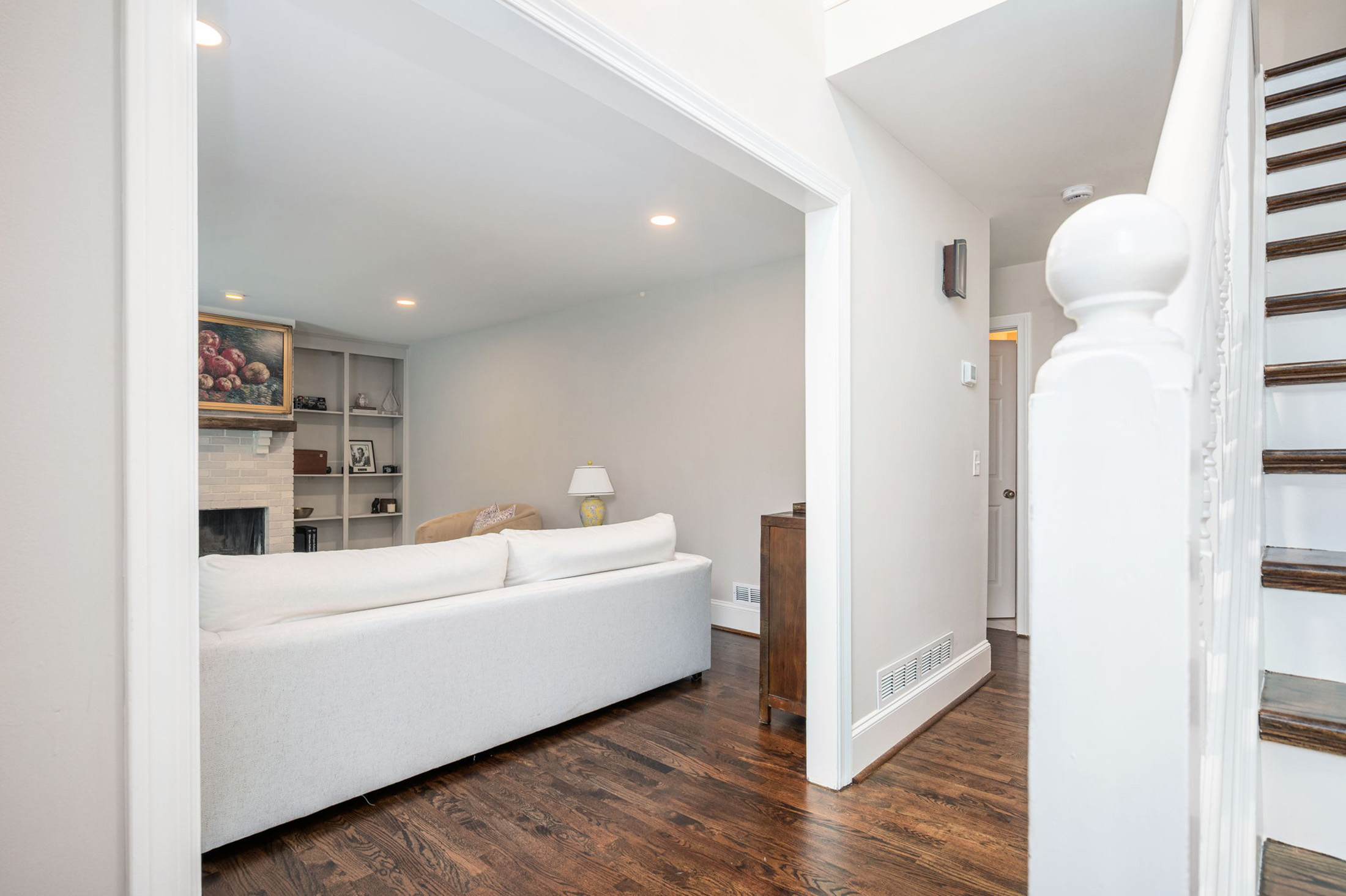  Exceptional Home Nestled on 0.83+/- Acre Picturesque Corner Lot - 物件實景