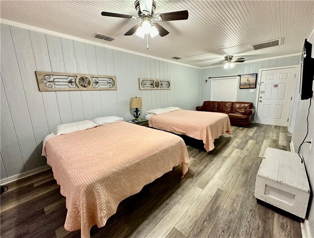 Corpus Christi, Texas, 78402, United States, 4 Bedrooms Bedrooms, ,3 BathroomsBathrooms,Residential,For Sale,1934192