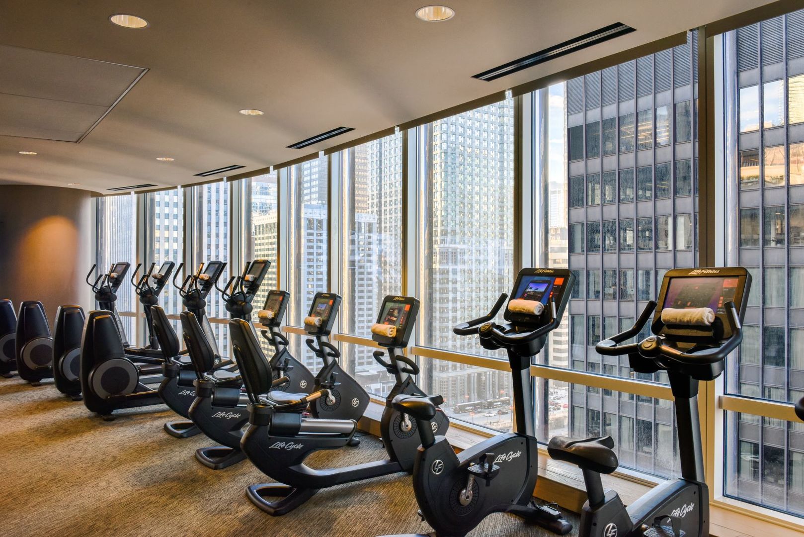 Chicago, Illinois, 60611, United States, 2 Bedrooms Bedrooms, ,3 BathroomsBathrooms,Residential,For Sale,1927398
