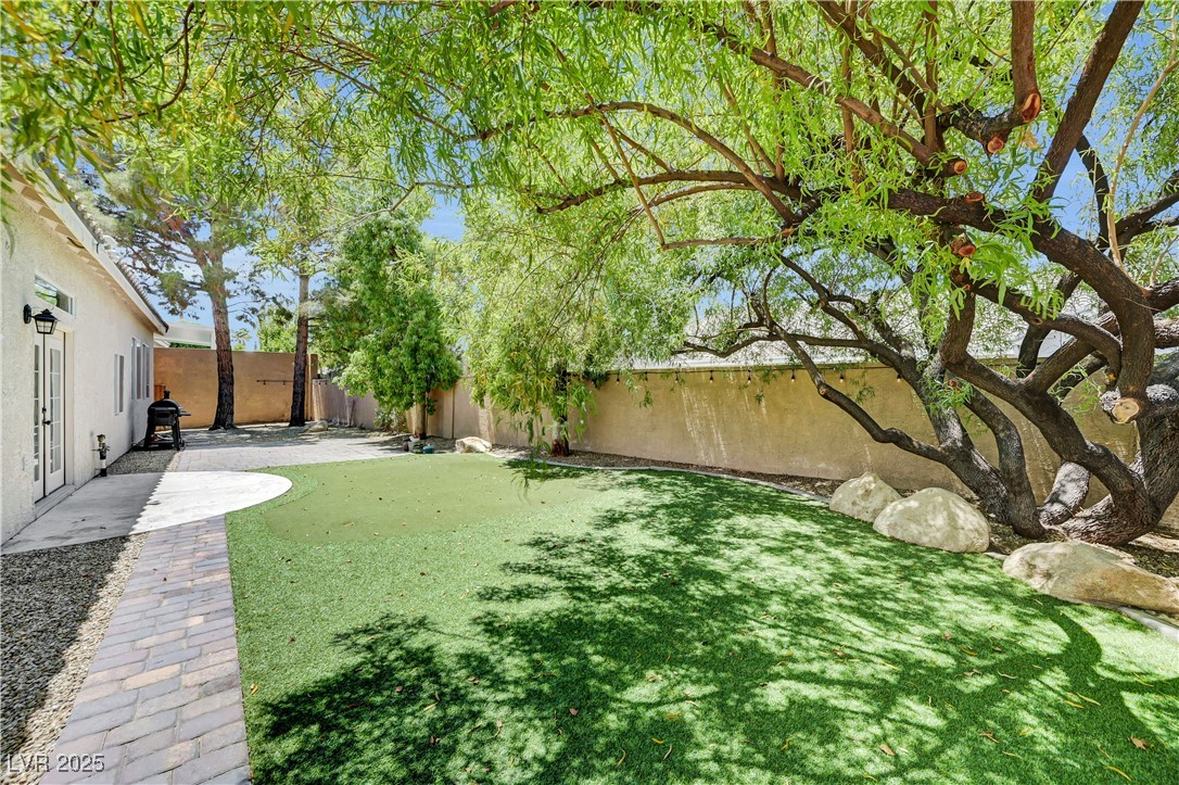Henderson, Nevada, 89052, United States, 5 Bedrooms Bedrooms, ,2 BathroomsBathrooms,Residential,For Sale,1897207