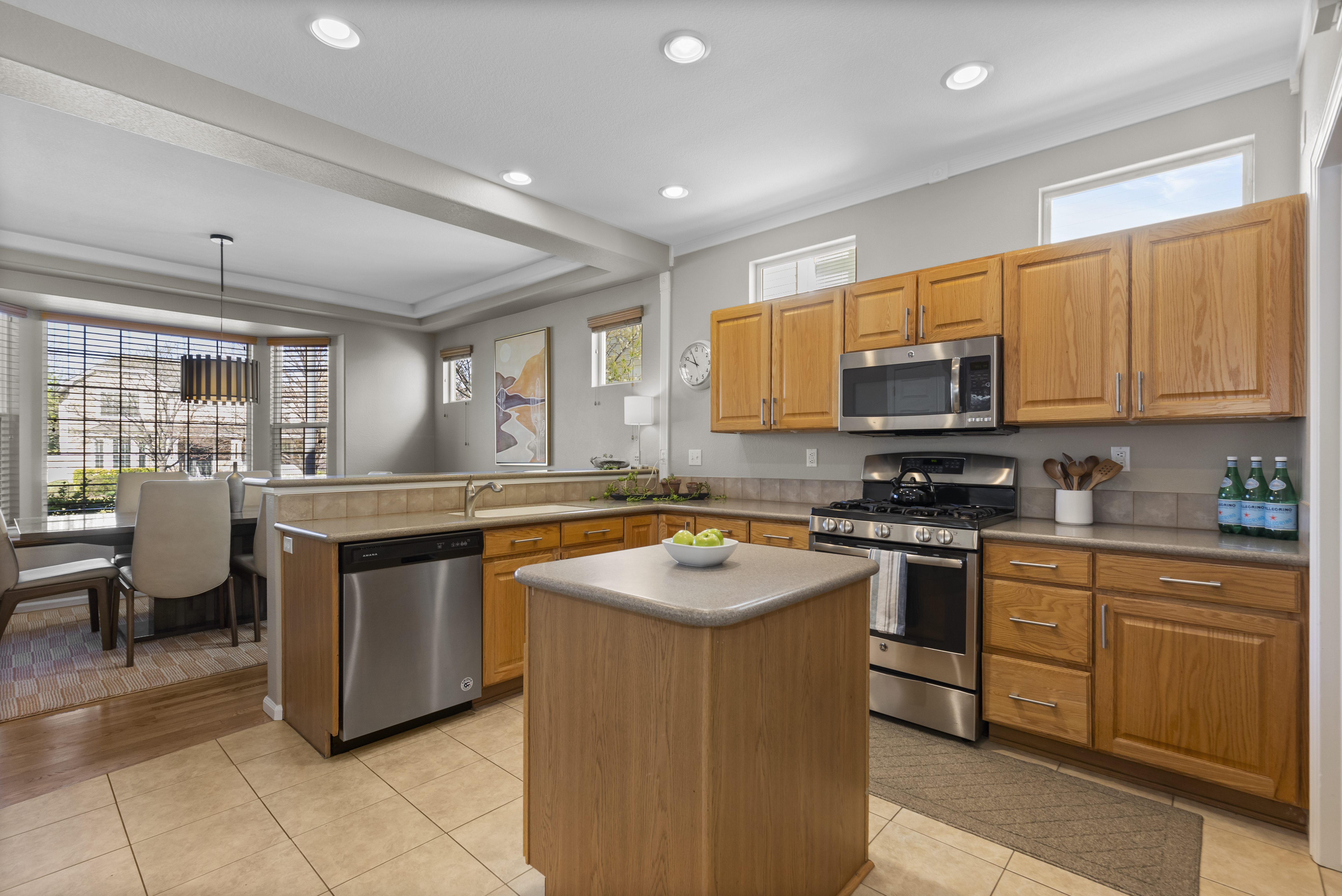  PRIME LOWRY LOCATION  UPDATED & METICULOUSLY MAINTAINED - 物件實景