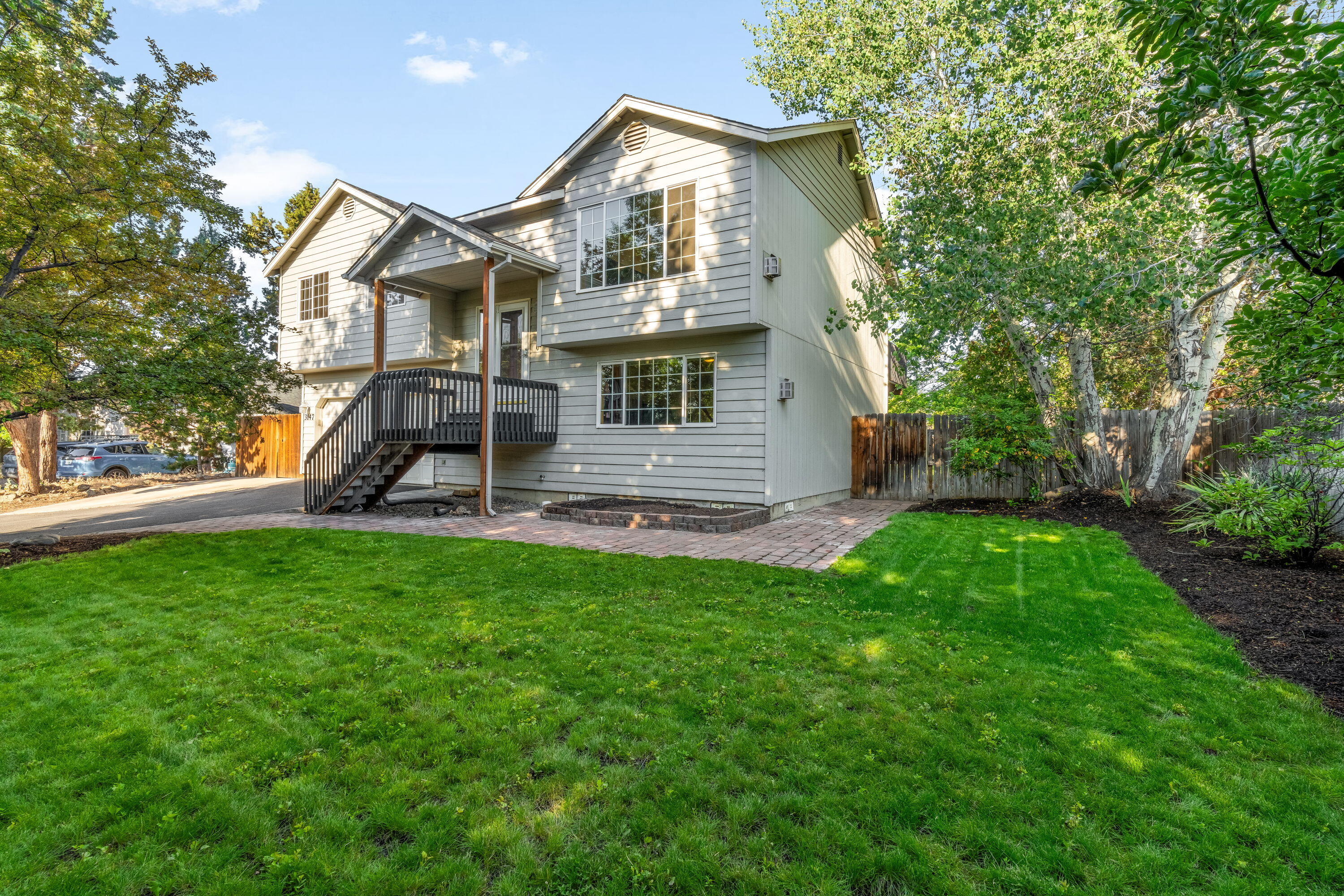 Bend, Oregon, 97701, United States, 3 Bedrooms Bedrooms, ,3 BathroomsBathrooms,Residential,For Sale,1889882