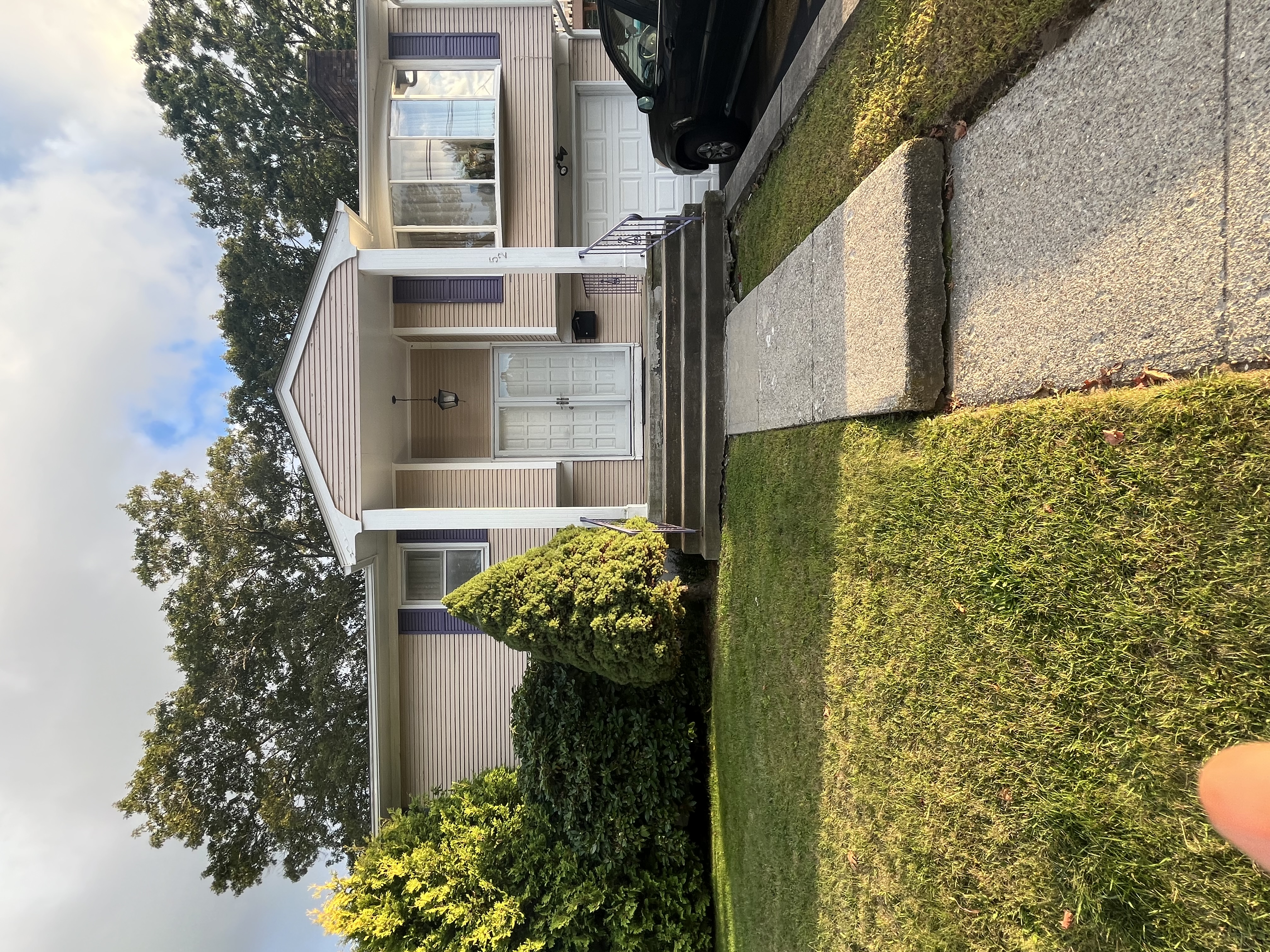 North Providence, Rhode Island, 02911, United States, 4 Bedrooms Bedrooms, ,4 BathroomsBathrooms,Residential,For Sale,1981959