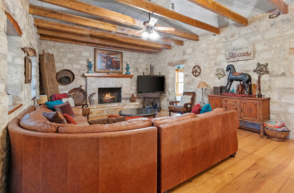 211 S Crockett St, Fredericksburg, Texas, 78624, United States, 3 Bedrooms Bedrooms, ,3 BathroomsBathrooms,Residential,For Sale,211 S Crockett St,1217754