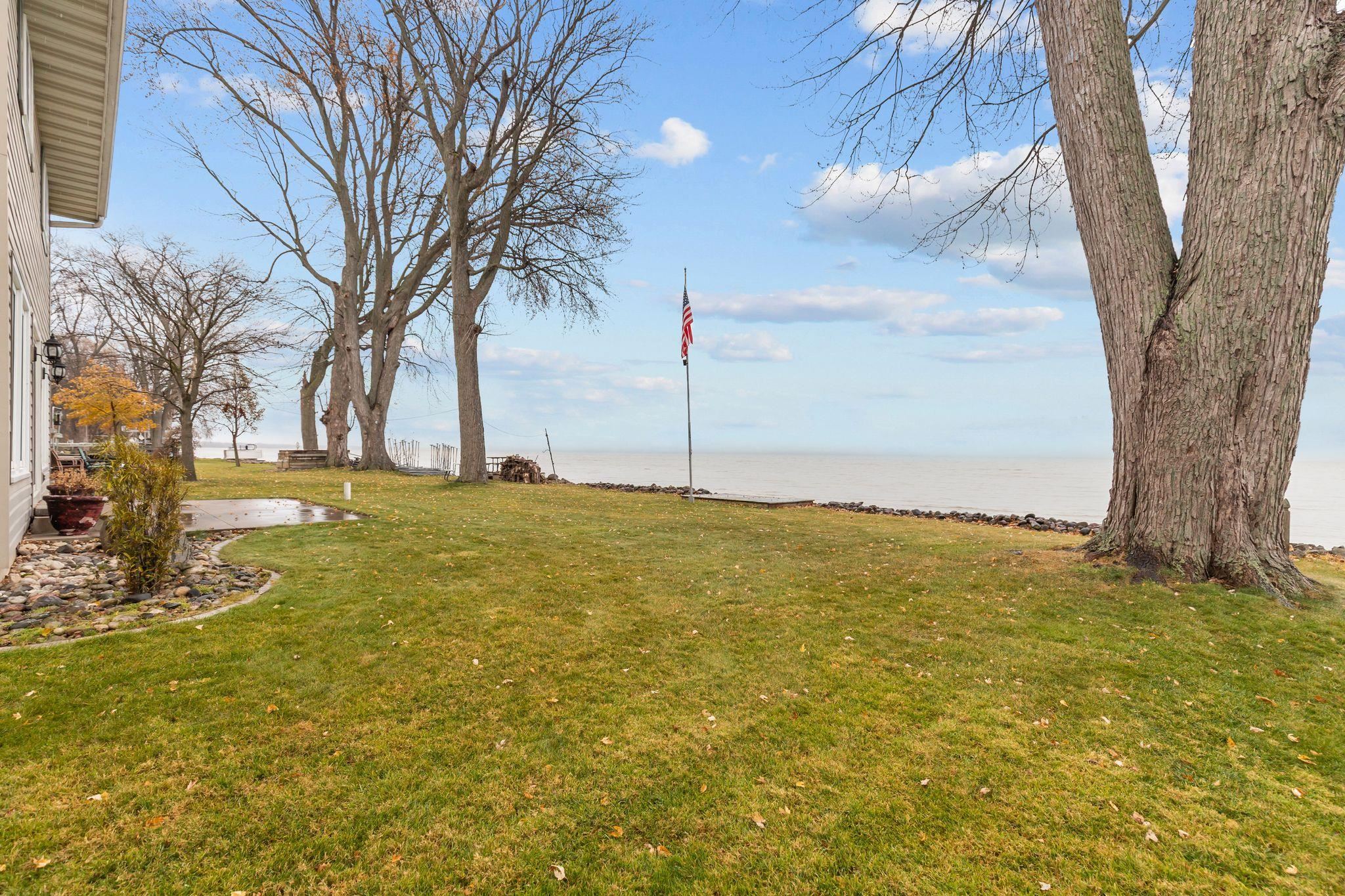 MENASHA, Wisconsin, 54942, United States, 4 Bedrooms Bedrooms, ,2 BathroomsBathrooms,Residential,For Sale,1996983