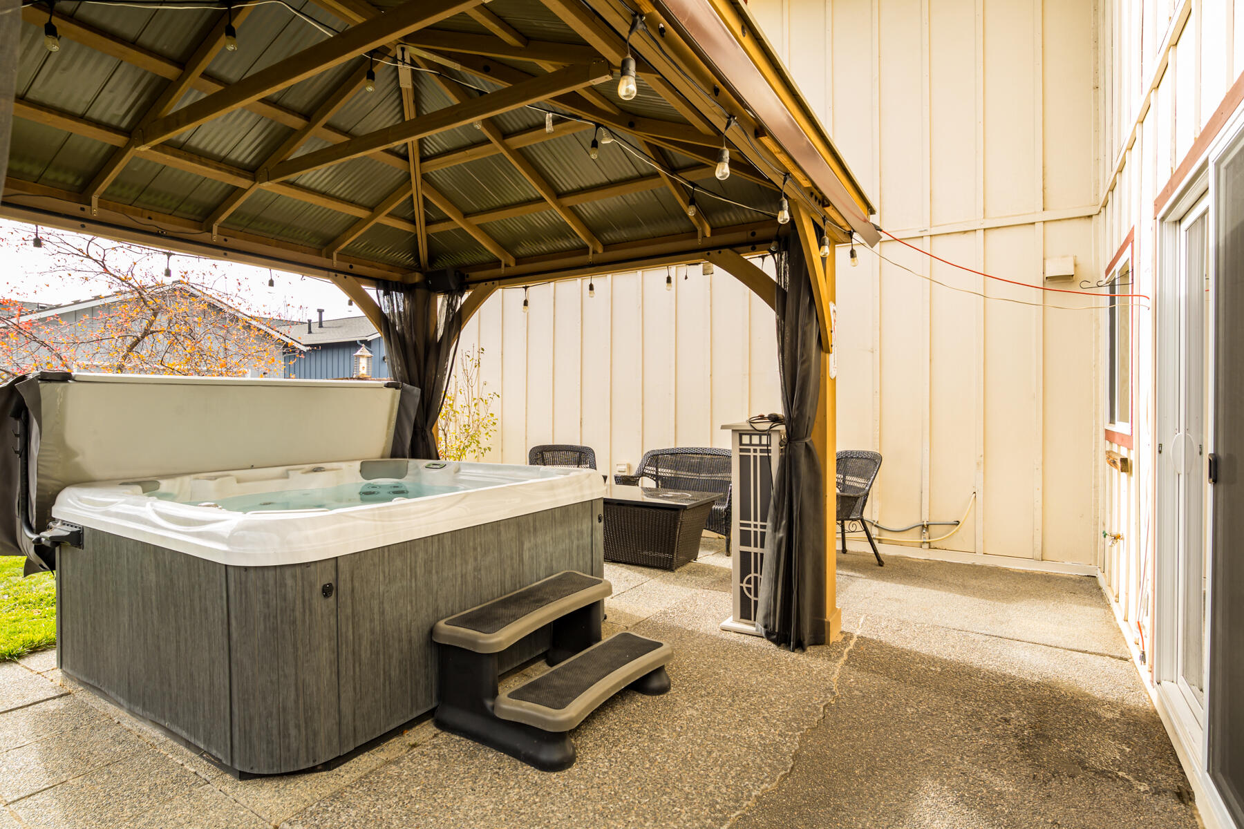 Bend, Oregon, 97702, United States, 4 Bedrooms Bedrooms, ,4 BathroomsBathrooms,Residential,For Sale,1992804