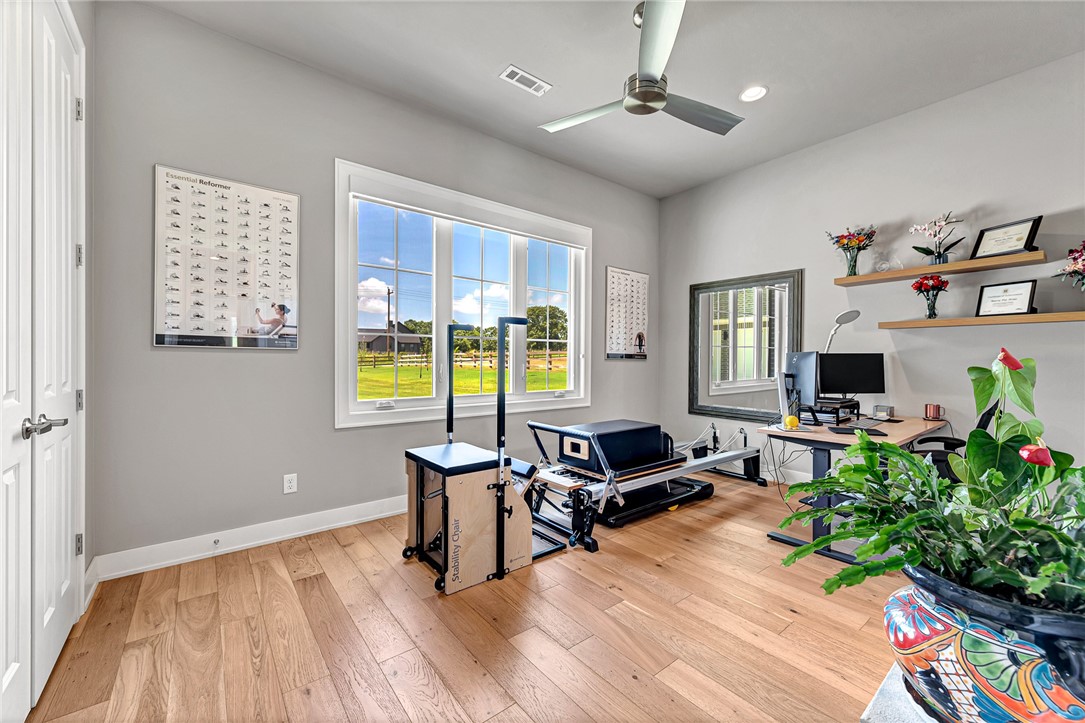 Bentonville, Arkansas, 72713, United States, 4 Bedrooms Bedrooms, ,5 BathroomsBathrooms,Residential,For Sale,1950806