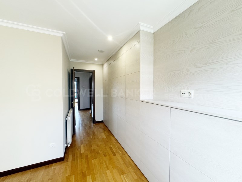 Pontevedra, Vigo, Castrelos - S?rdoma, S?rdoma Pon, Vigo, Galicia, ES, 4 Bedrooms Bedrooms, ,4 BathroomsBathrooms,Residential,For Sale,Pontevedra, Vigo, Castrelos - S?rdoma, S?rdoma Pon,1479301