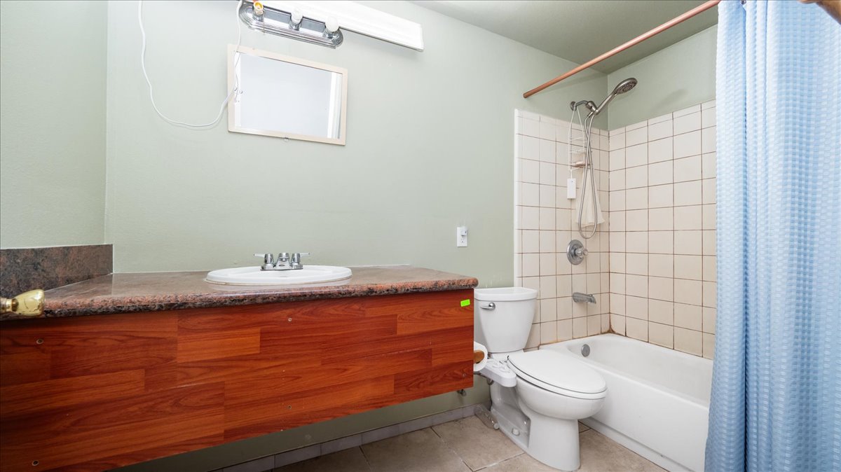 Gardena, California, 90249, United States, 3 Bedrooms Bedrooms, ,3 BathroomsBathrooms,Residential,For Sale,1937930