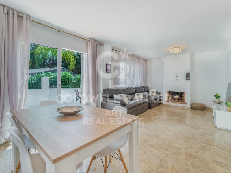 Marbella, Andalusia, ES, 3 Bedrooms Bedrooms, ,3 BathroomsBathrooms,Residential,For Sale,1767778