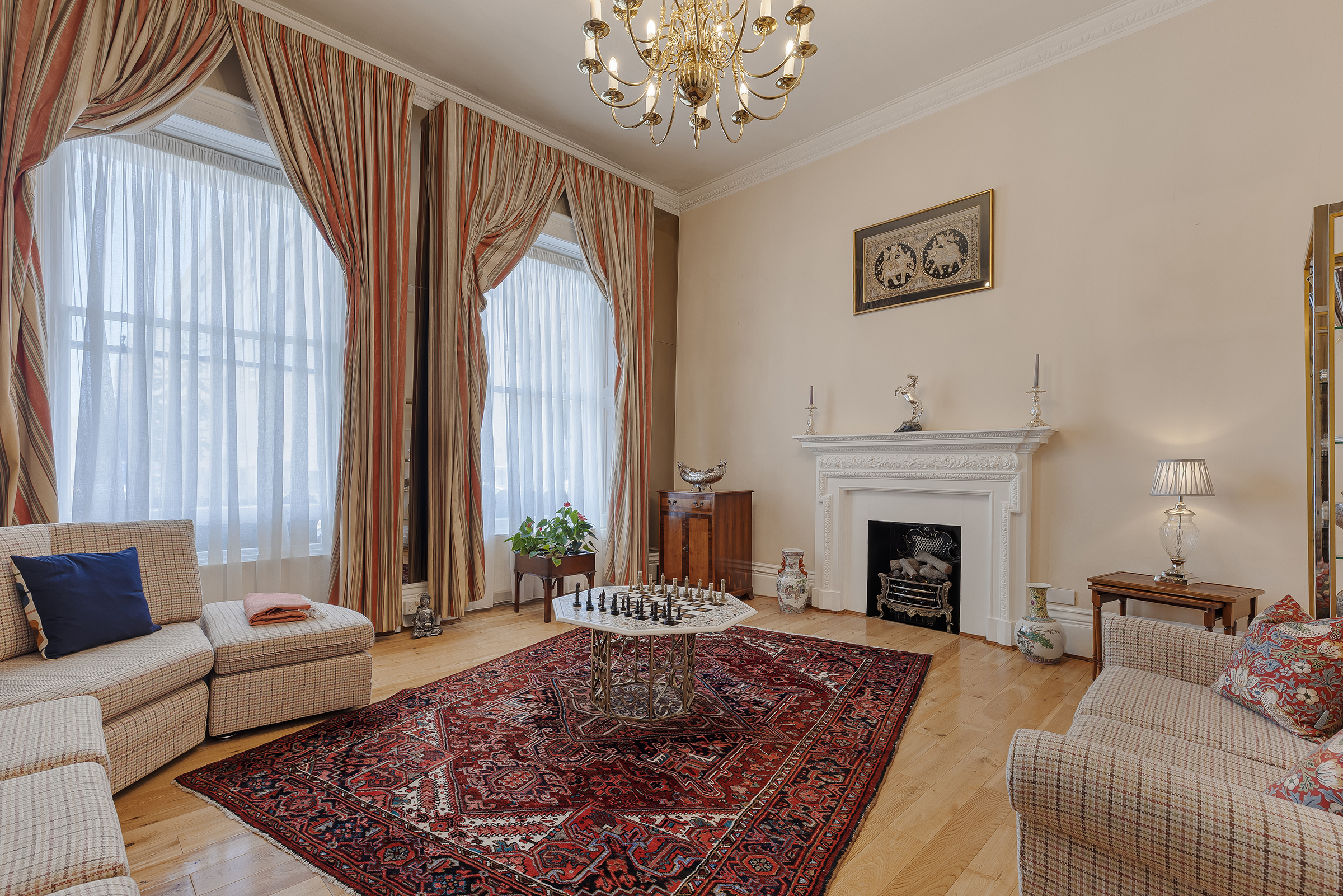  A Maisonette with a West-Facing Terrace on Queen