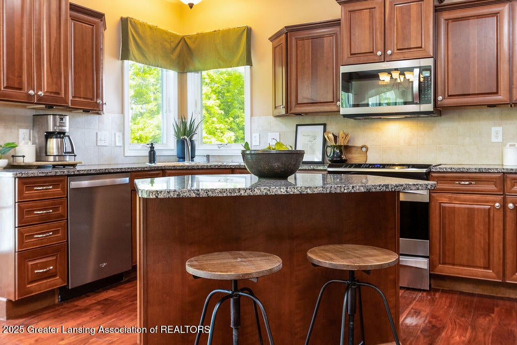 Dimondale, Michigan, 48821, United States, 4 Bedrooms Bedrooms, ,4 BathroomsBathrooms,Residential,For Sale,1840244