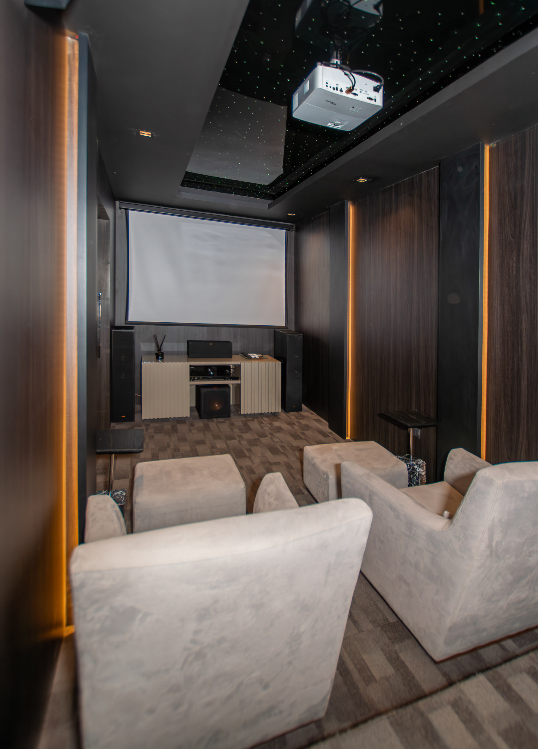  Exclusive Fully Furnished 4-Bedroom En-Suite Residence - 物件實景