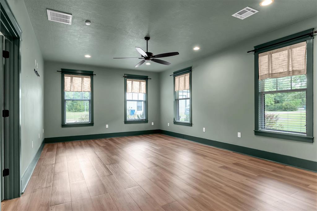 Dequincy, Louisiana, 70633, United States, 5 Bedrooms Bedrooms, ,4 BathroomsBathrooms,Residential,For Sale,1984141