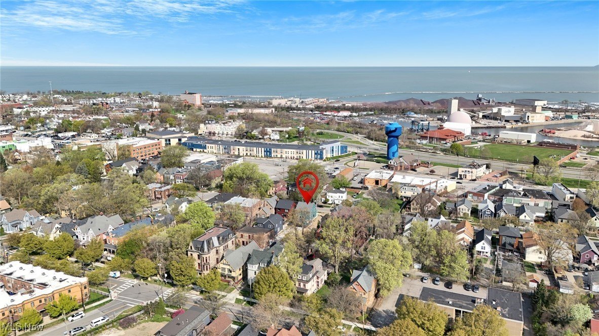Cleveland, Ohio, 44113, United States, 3 Bedrooms Bedrooms, ,3 BathroomsBathrooms,Residential,For Sale,1899757