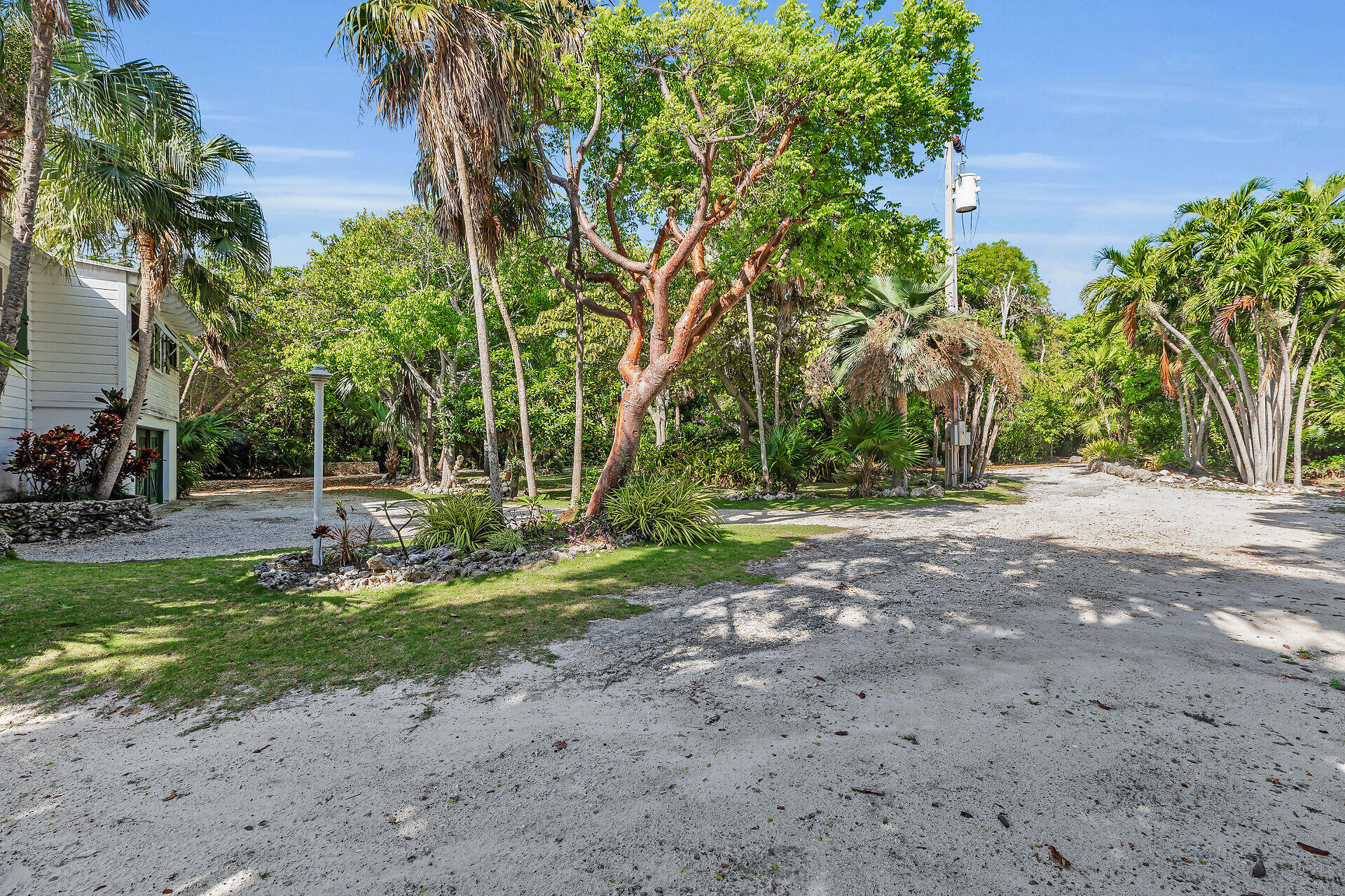 ISLAMORADA, Florida, 33070, United States, 3 Bedrooms Bedrooms, ,3 BathroomsBathrooms,Residential,For Sale,1837711