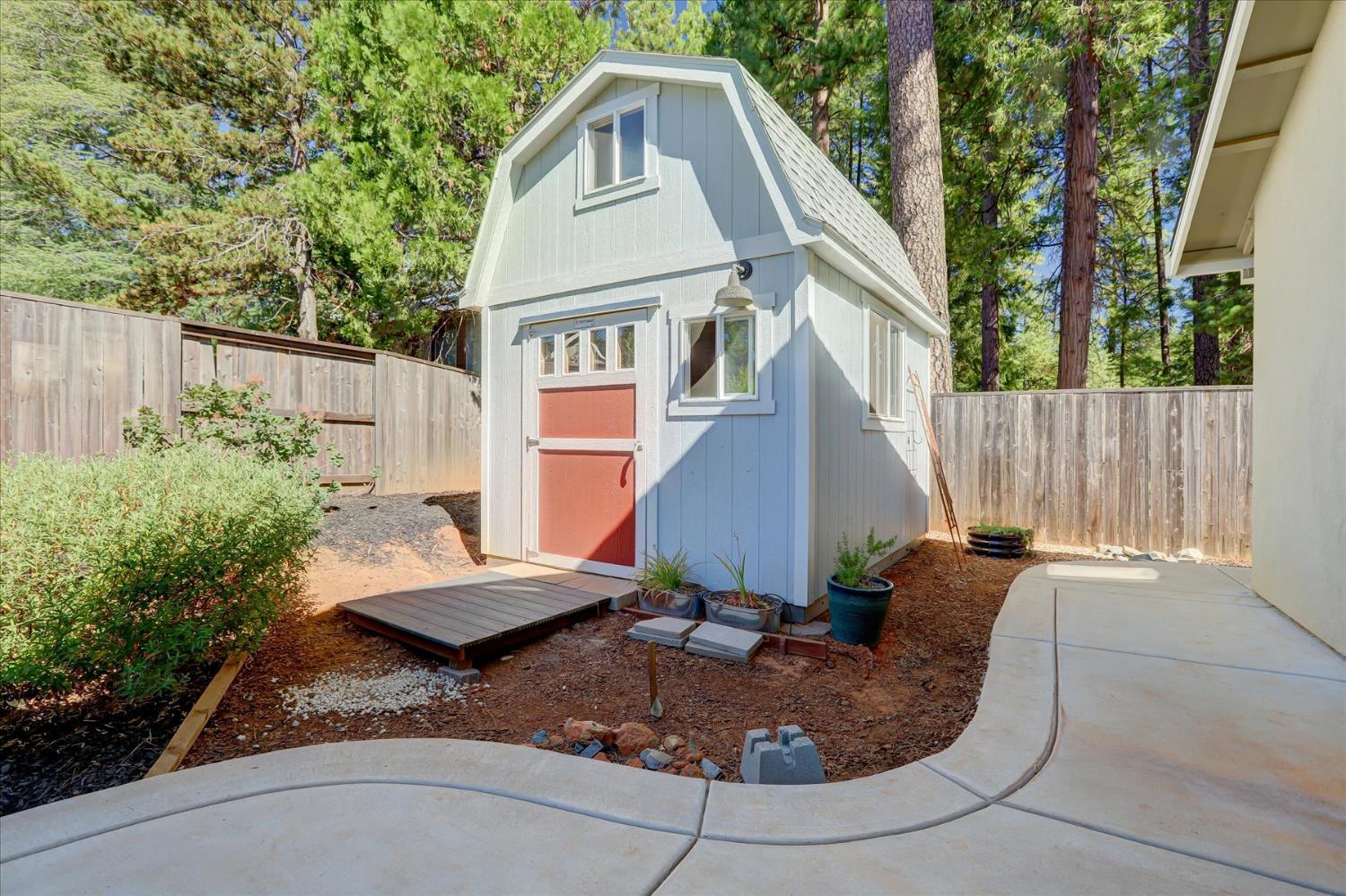 Grass Valley, California, 95945, United States, 4 Bedrooms Bedrooms, ,2 BathroomsBathrooms,Residential,For Sale,1937663