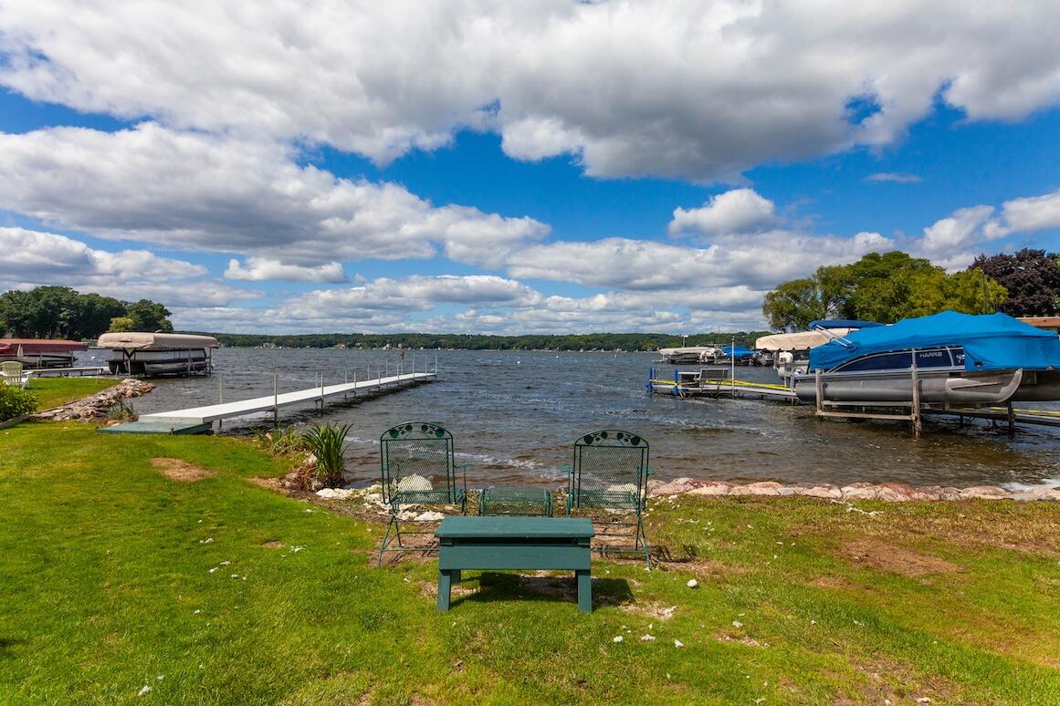 Delafield, Wisconsin, 53072, United States, 3 Bedrooms Bedrooms, ,2 BathroomsBathrooms,Residential,For Sale,1927266