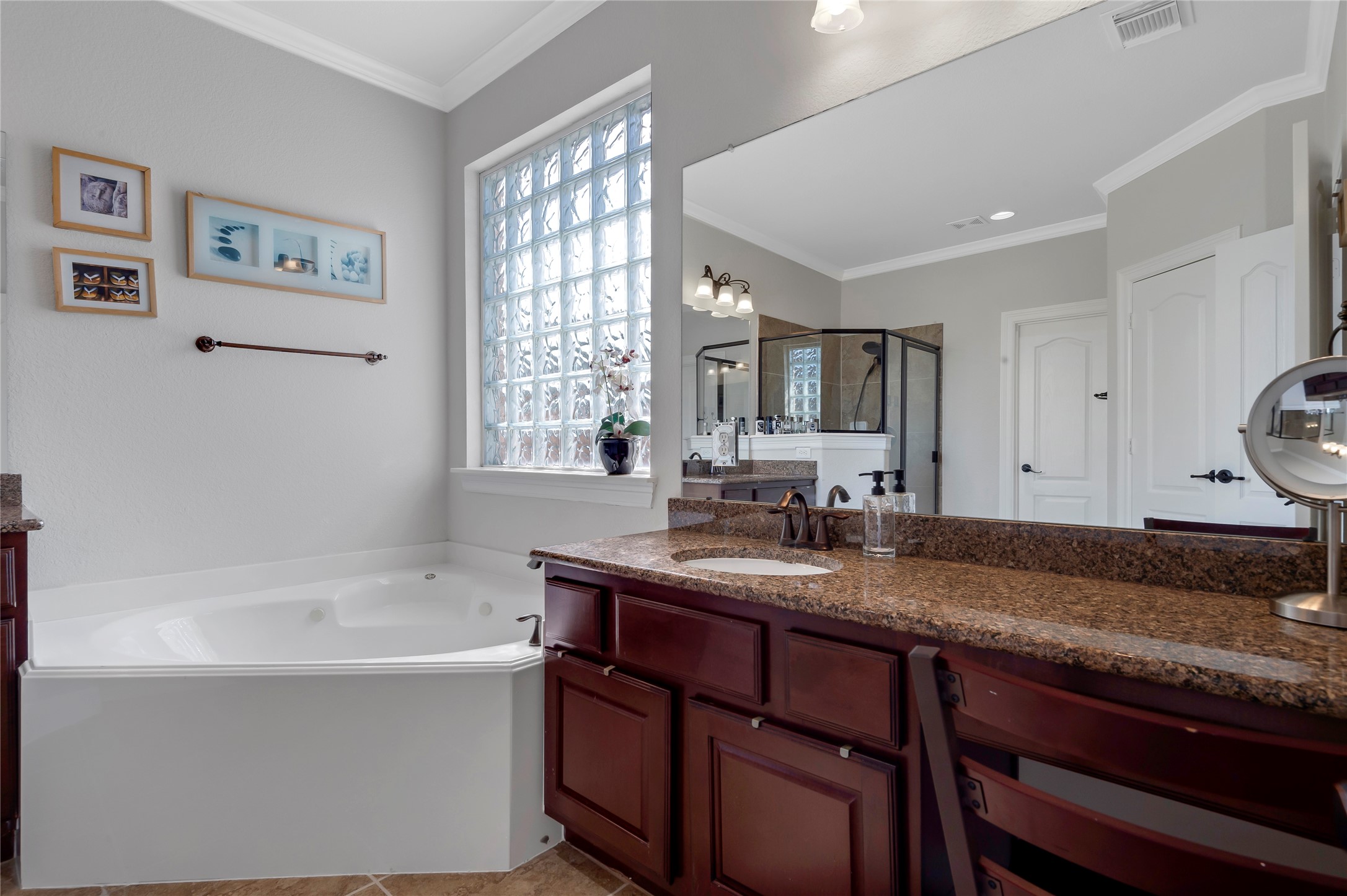 Spring, Texas, 77379, United States, 5 Bedrooms Bedrooms, ,4 BathroomsBathrooms,Residential,For Sale,1950811