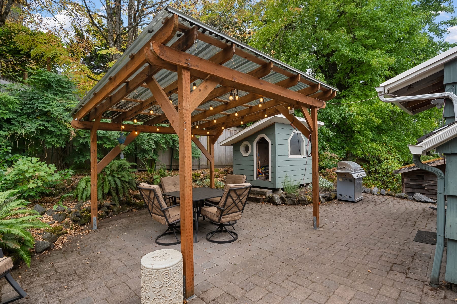  7855 SW 6TH AVE Portland, OR 97219 - 物件實景
