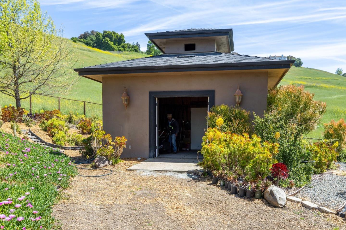 Gilroy, California, 95020, United States, 4 Bedrooms Bedrooms, ,4 BathroomsBathrooms,Residential,For Sale,1912112