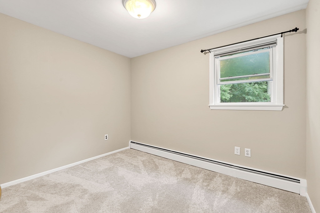 Tewksbury, Massachusetts, 01876, United States, 3 Bedrooms Bedrooms, ,1 BathroomBathrooms,Residential,For Sale,1918514
