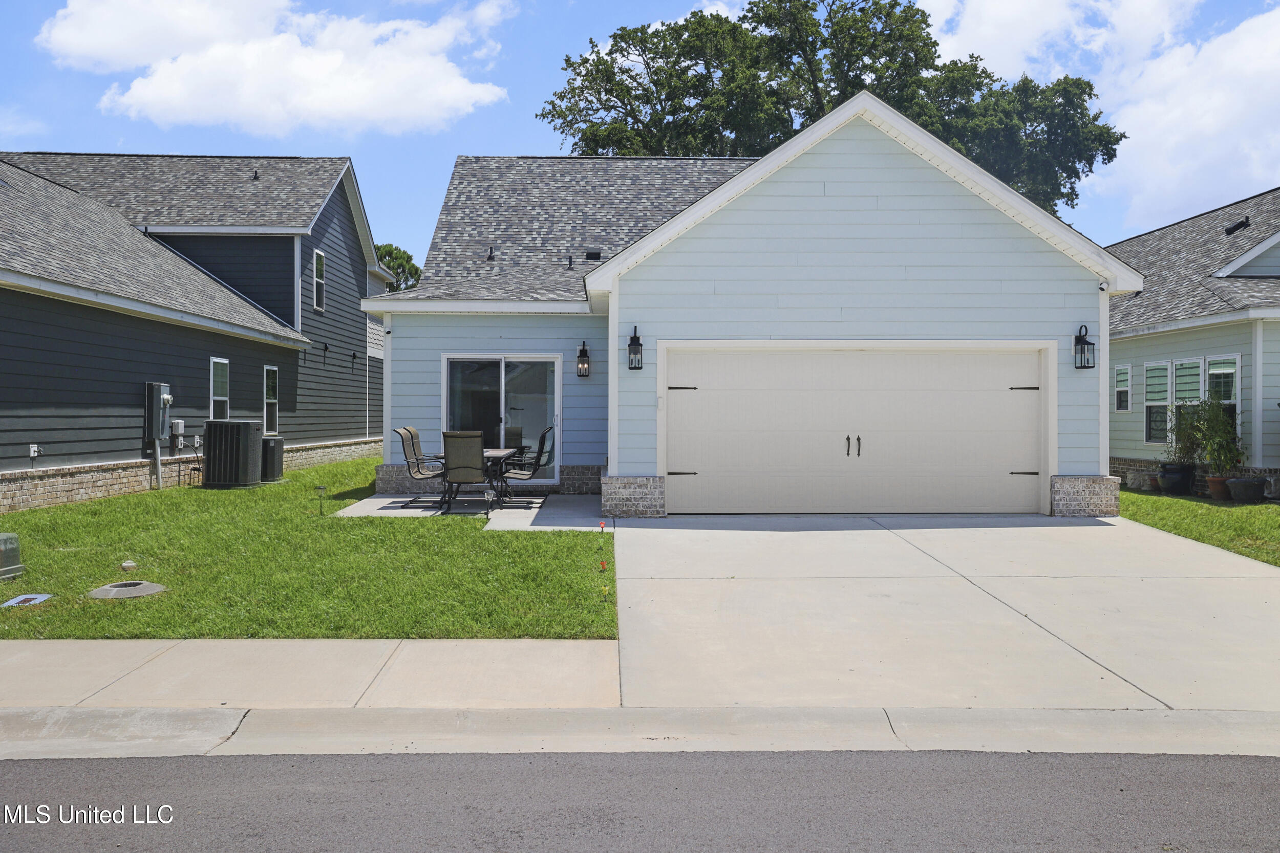 Biloxi, Mississippi, 39531, United States, 3 Bedrooms Bedrooms, ,3 BathroomsBathrooms,Residential,For Sale,1906978