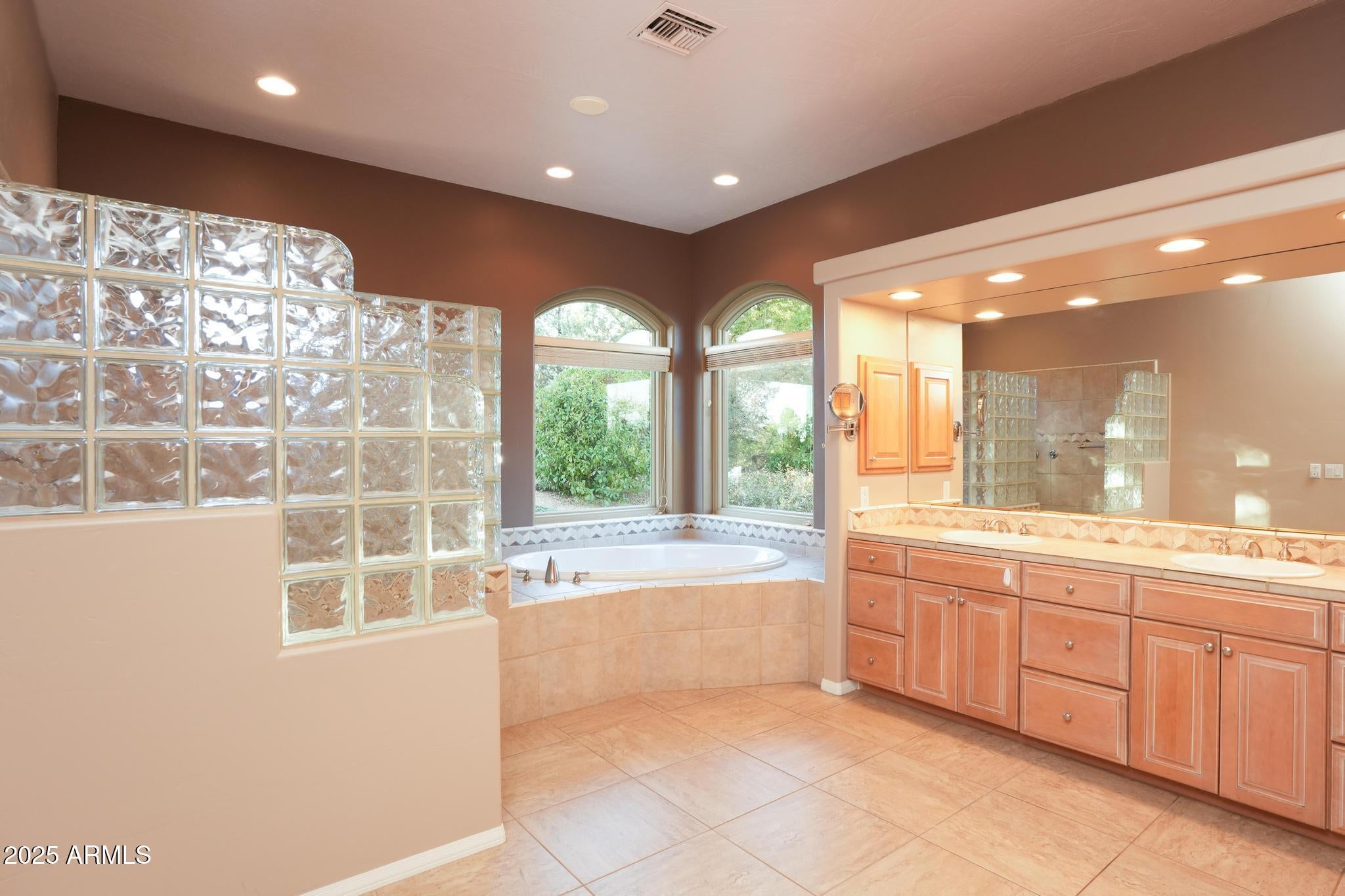 Cottonwood, Arizona, 86326, United States, 3 Bedrooms Bedrooms, ,3 BathroomsBathrooms,Residential,For Sale,1992035