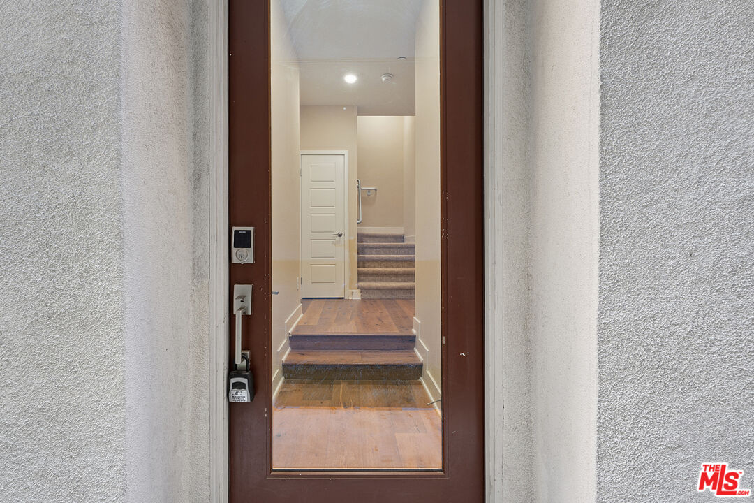 Los Angeles, California, 90068, United States, 3 Bedrooms Bedrooms, ,4 BathroomsBathrooms,Residential,For Sale,1891142