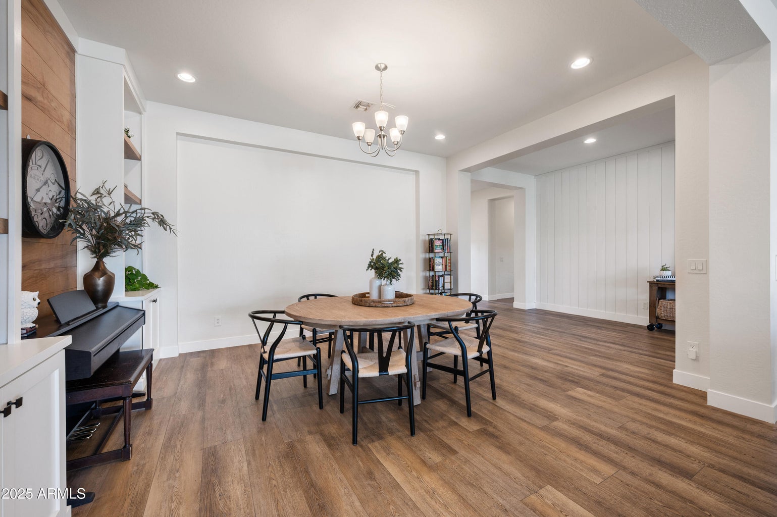 Mesa, Arizona, 85212, United States, 5 Bedrooms Bedrooms, ,5 BathroomsBathrooms,Residential,For Sale,1981050