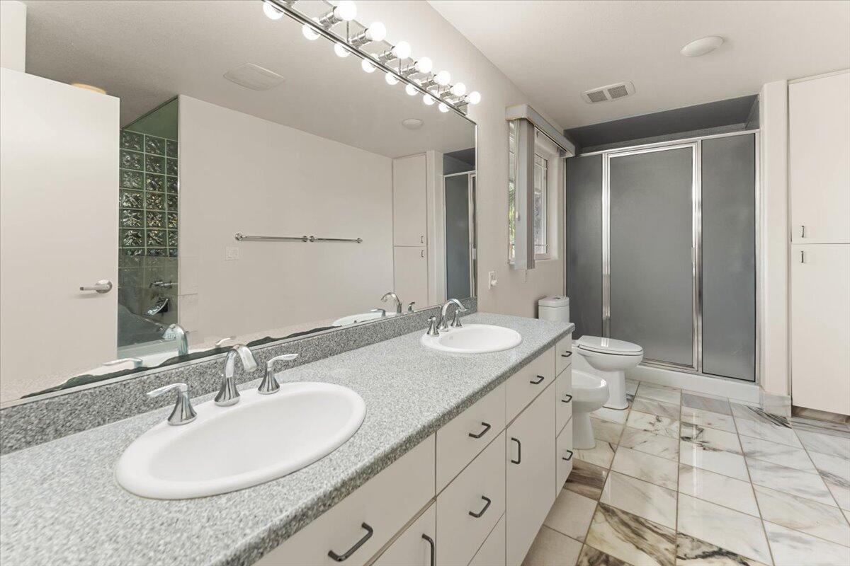 Red Bluff, California, 96080, United States, 4 Bedrooms Bedrooms, ,4 BathroomsBathrooms,Residential,For Sale,1905885
