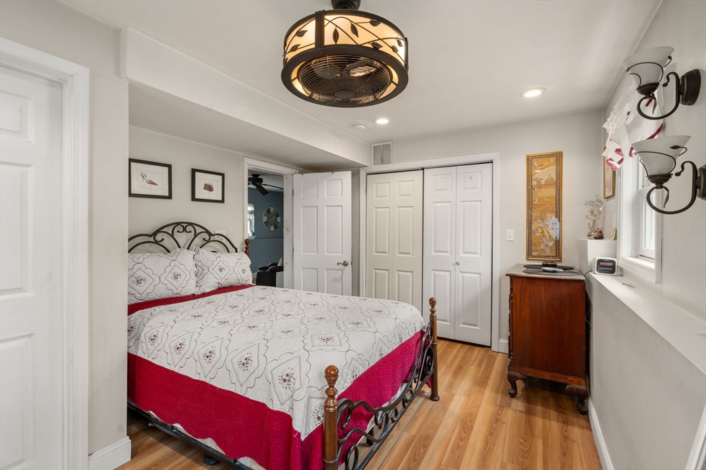 Wakefield, Massachusetts, 01880, United States, 5 Bedrooms Bedrooms, ,3 BathroomsBathrooms,Residential,For Sale,1837062