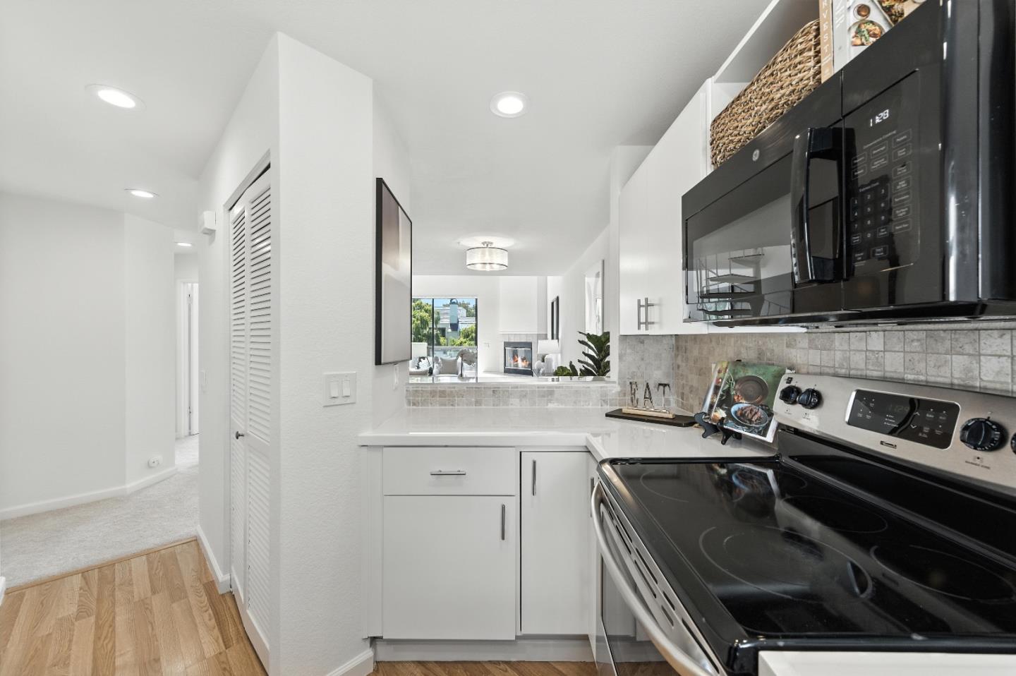 Redwood Shores, California, 94065, United States, 2 Bedrooms Bedrooms, ,2 BathroomsBathrooms,Residential,For Sale,1939930