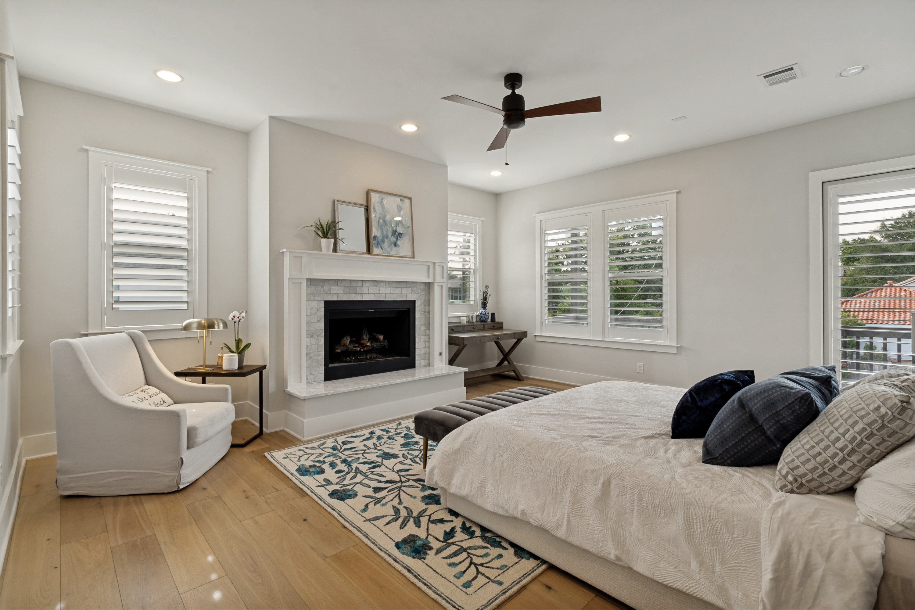  Stylishly Refreshed Craftsman in the Heart of Vickery Place - 物件實景