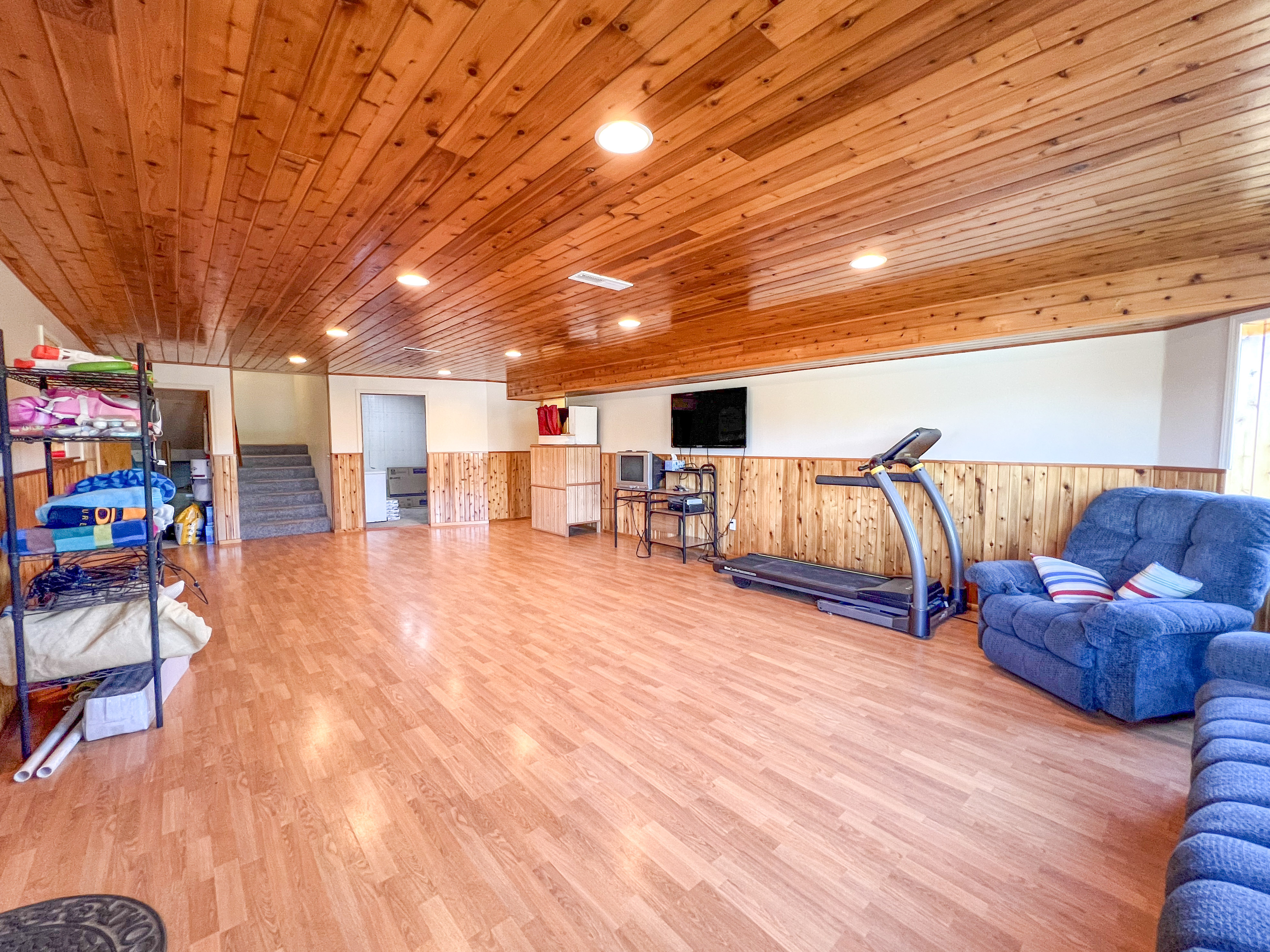 Kettle Falls, Washington, 99141, United States, 4 Bedrooms Bedrooms, ,4 BathroomsBathrooms,Residential,For Sale,1984366