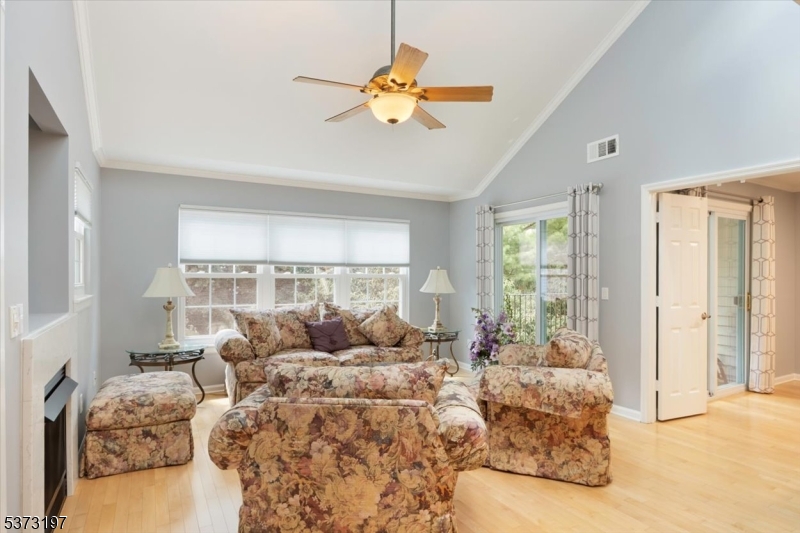 Clifton, New Jersey, 07012, United States, 3 Bedrooms Bedrooms, ,3 BathroomsBathrooms,Residential,For Sale,1937751